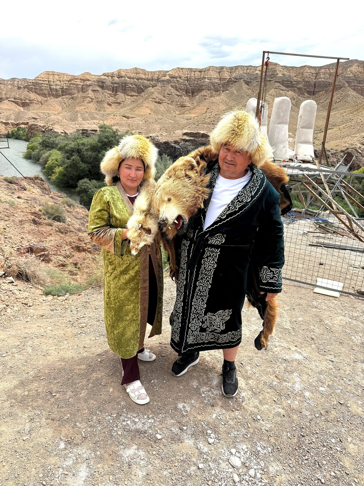 Eagle hunters, Charyn
